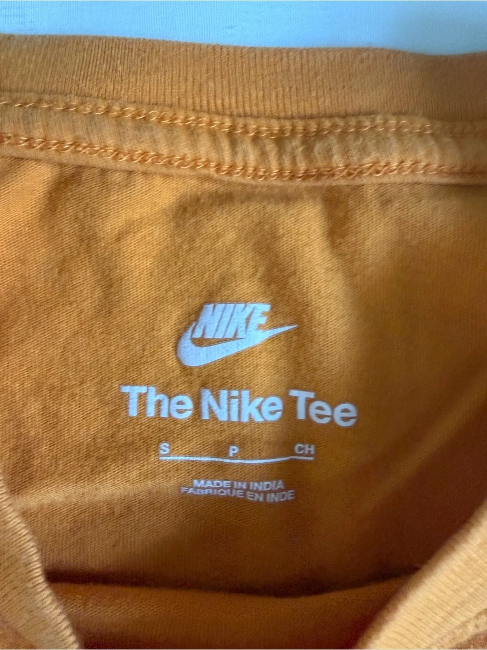 Nike Men’s Mustard Orange Logo Short Sleeve Tee sz S. T100